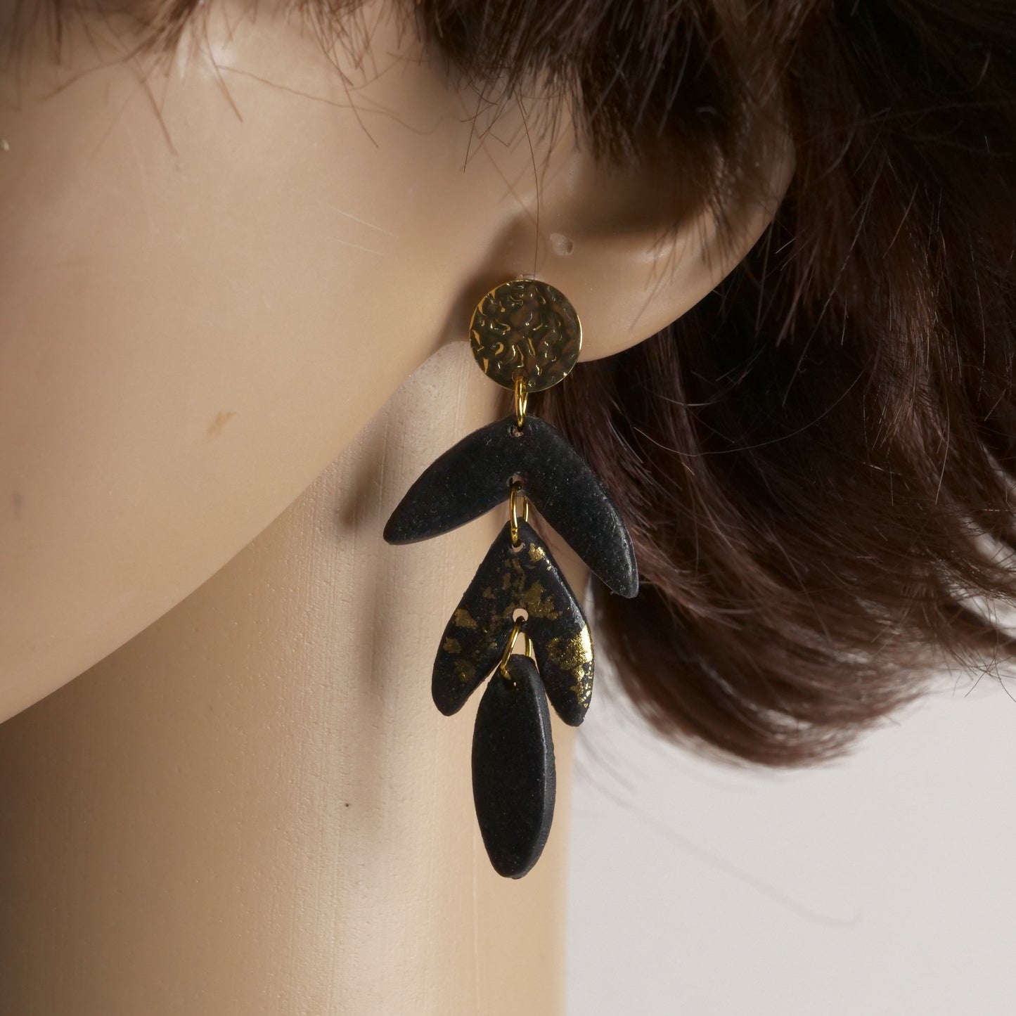 Boucles d'oreilles pendantes en pétale N°1