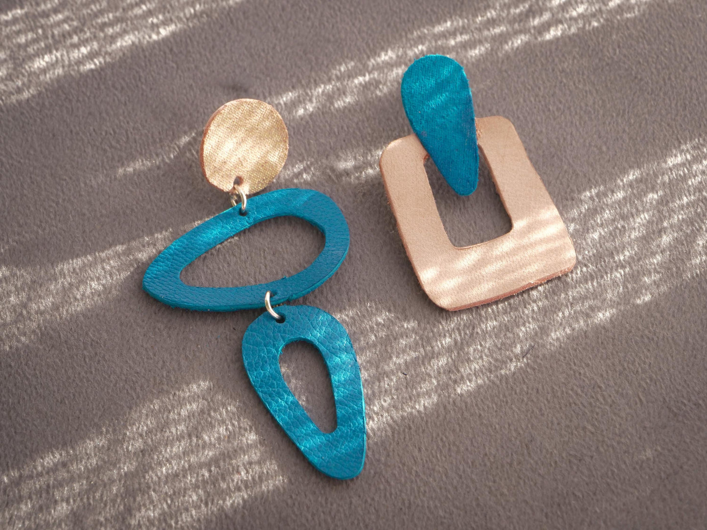 Boucles d'oreilles en cuir Bauhaus abstraites N°1