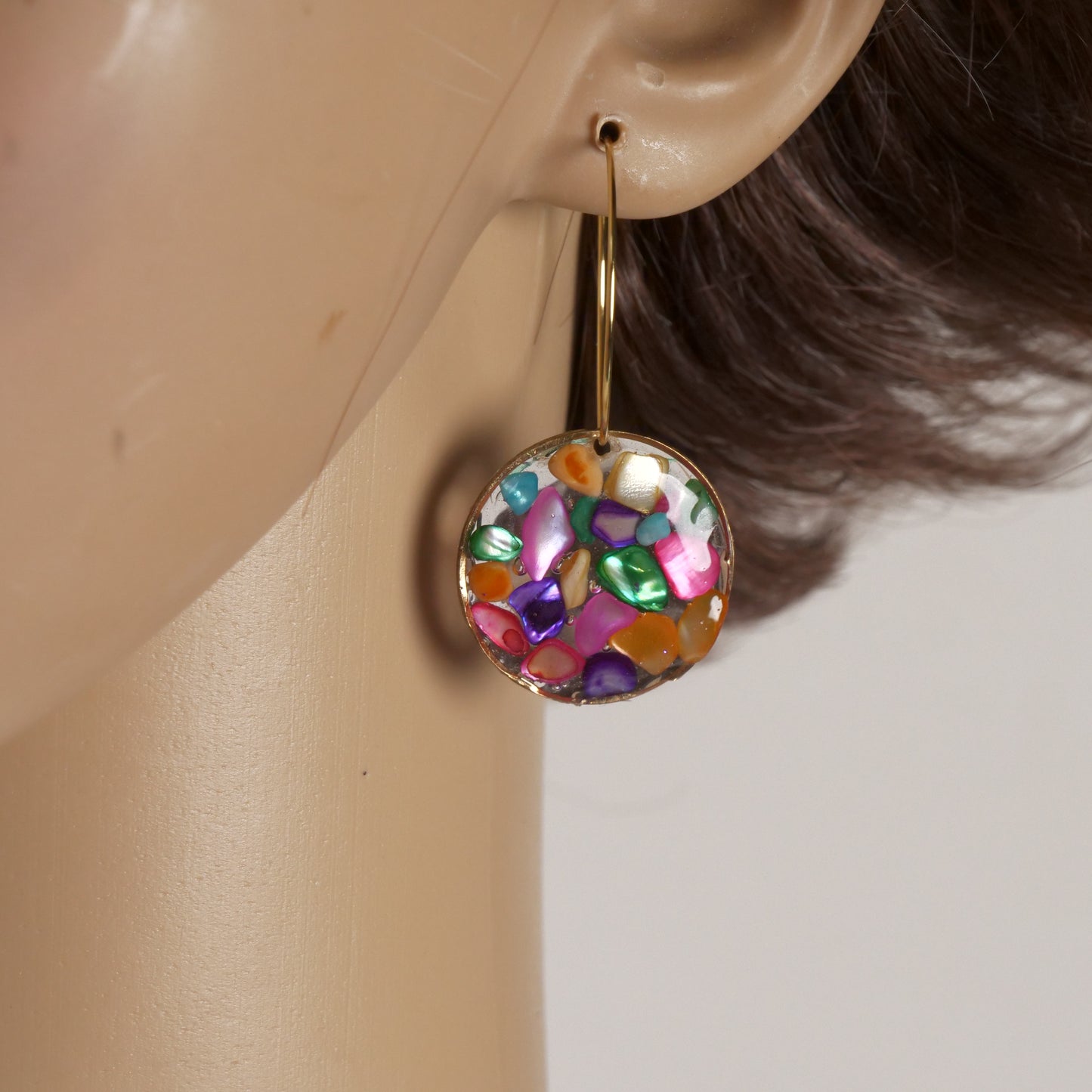 Boucles d'oreilles créoles en résine mosaïque