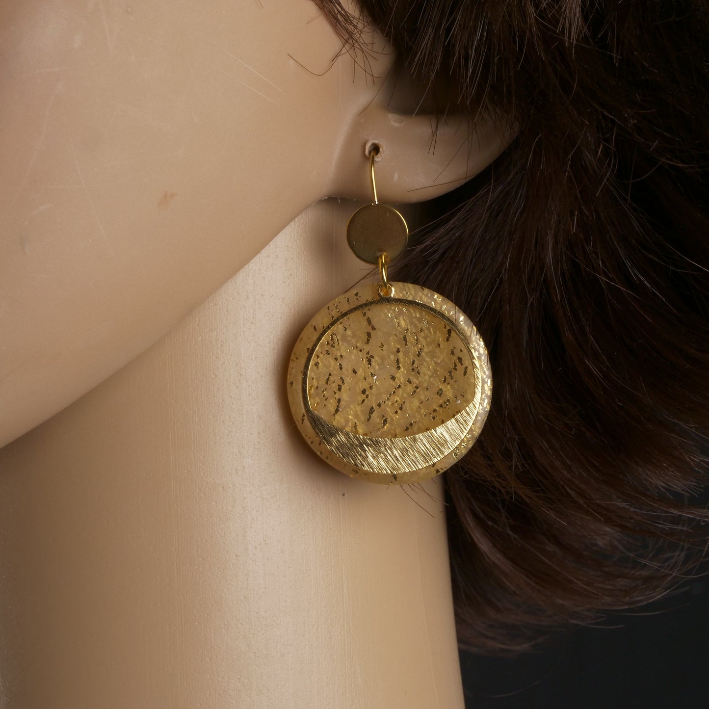 Boucle d'oreille sculptée : Cercle Moderne n°2