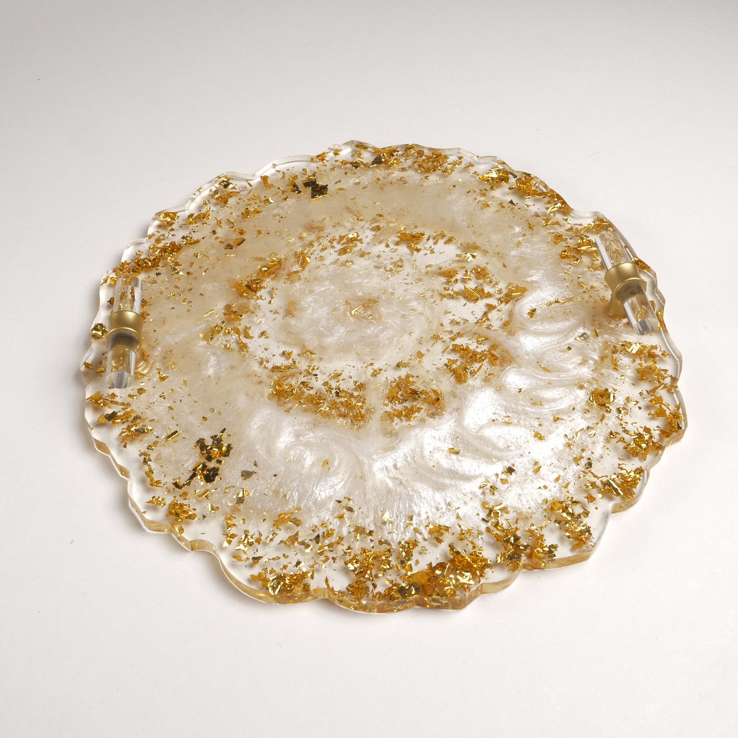 Plateau en résine avec poignées : Transparent avec feuilles d'or