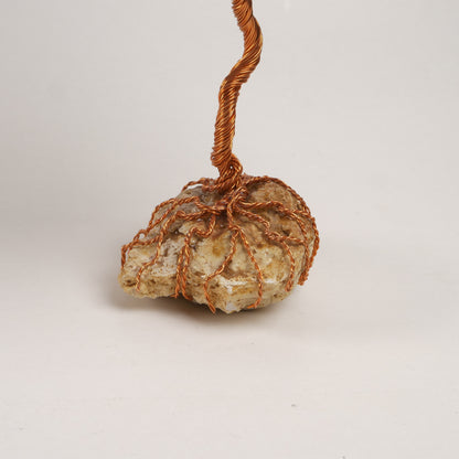 Bonsaï en fil de fer à feuillage cramoisi