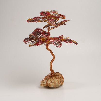 Bonsaï en fil de fer à feuillage cramoisi