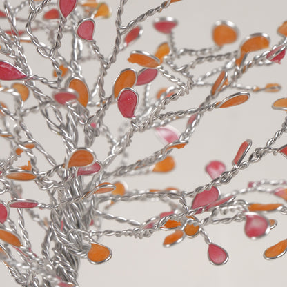 Arbre minimaliste en fil de fer argenté à fleurs