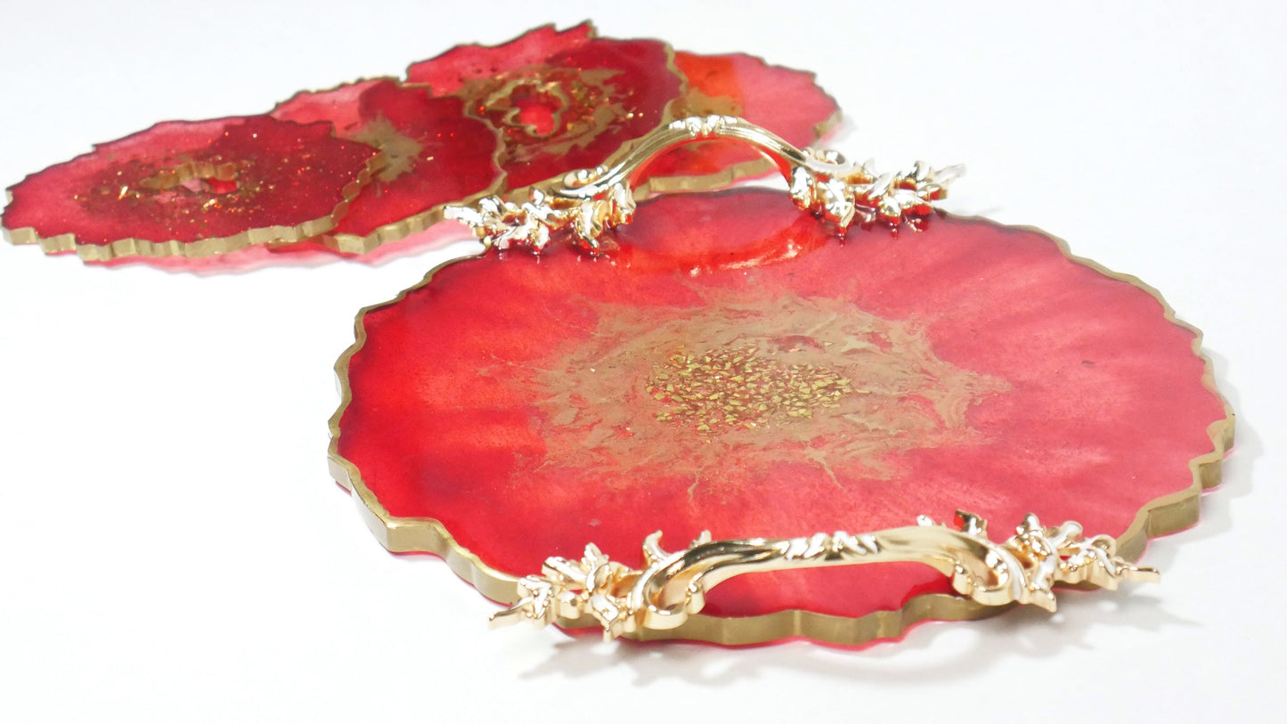 Plateau de service baroque en résine cramoisie et or