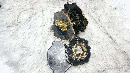 Support de dessous de verre en résine noire avec accents en cristal doré