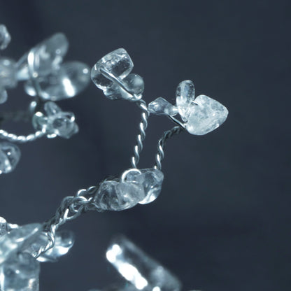 Sculpture d'arbre en fil de cristal