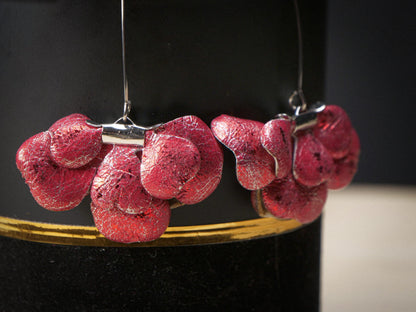 Boucles d'oreilles en cuir, Fleur en volume