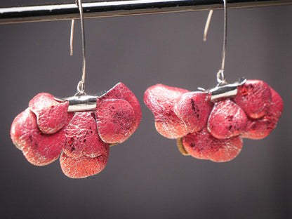 Boucles d'oreilles en cuir, Fleur en volume